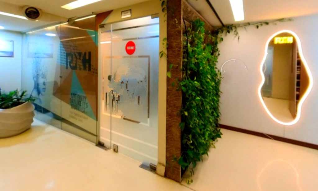 دکتر کاشت مو